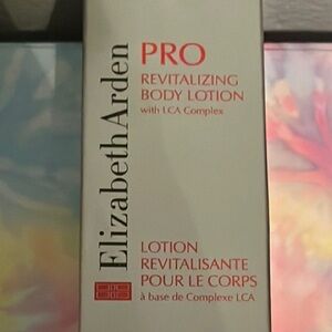 Elizabeth Arden Pro Body Lotion in Silver and Red